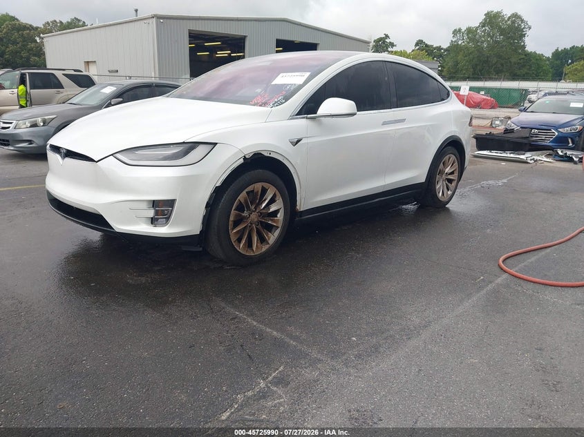 2018 Tesla Model x VIN 5YJXCDE20JF141306 IAAI salvage auction — LEFT & RIGHT, Clear (Georgia), sold $16,100 on 2026-08-19 (photo 2)
