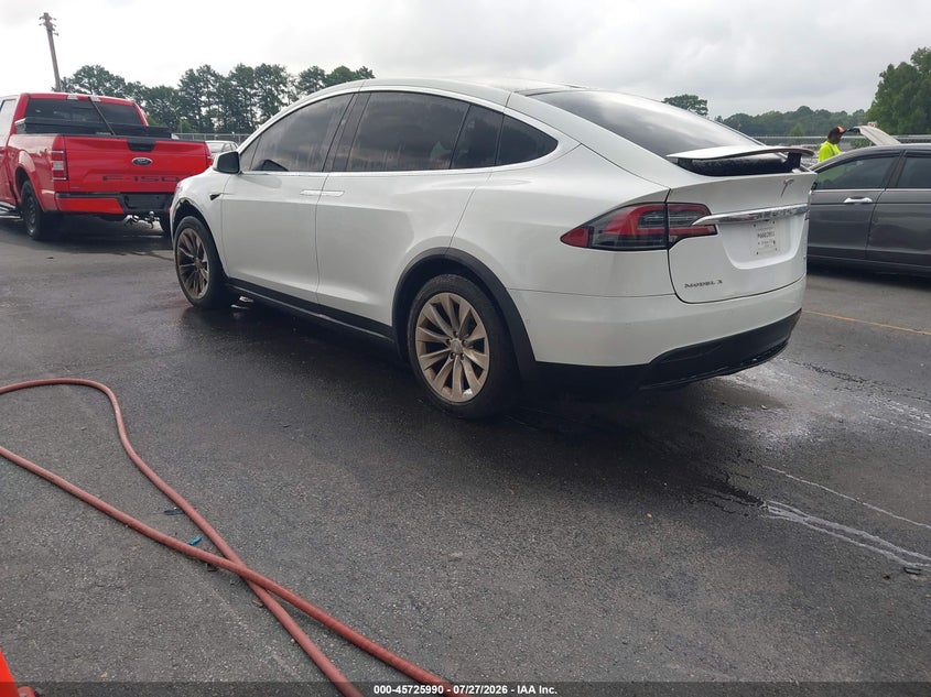 2018 Tesla Model x VIN 5YJXCDE20JF141306 IAAI salvage auction — LEFT & RIGHT, Clear (Georgia), sold $16,100 on 2026-08-19 (photo 3)