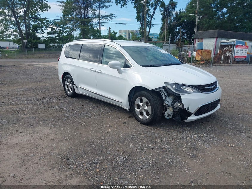 2017 Chrysler Pacifica VIN 2C4RC1EGXHR703536 IAAI salvage auction — SIDE, Salvage (Delaware), sold $2,600 on 2026-08-26 (photo 1)