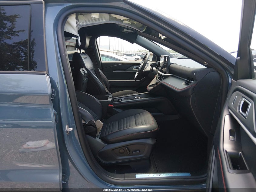 2026 Ford Explorer VIN 1FMUK7KH9TGA35442 IAAI salvage auction — SIDE, Enterprise Vehicles Clear Only (Texas), sold $8,600 on 2026-07-30 (photo 5)