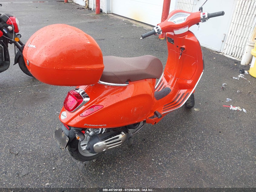 2022 Vespa - VIN ZAPCA06B0N5105228 IAAI salvage auction — UNKNOWN, Salvage Title, sold $600 on 2026-08-19 (photo 4)