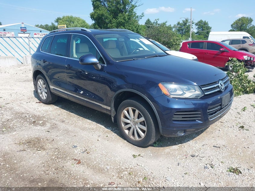 2012 Volkswagen Touareg VIN WVGFK9BP9CD000543 IAAI salvage auction — NORMAL WEAR, Clear (Illinois), sold $900 on 2026-08-04 (photo 1)