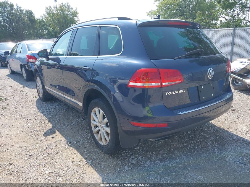 2012 Volkswagen Touareg VIN WVGFK9BP9CD000543 IAAI salvage auction — NORMAL WEAR, Clear (Illinois), sold $900 on 2026-08-04 (photo 3)