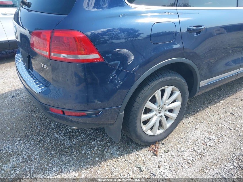 2012 Volkswagen Touareg VIN WVGFK9BP9CD000543 IAAI salvage auction — NORMAL WEAR, Clear (Illinois), sold $900 on 2026-08-04 (photo 6)