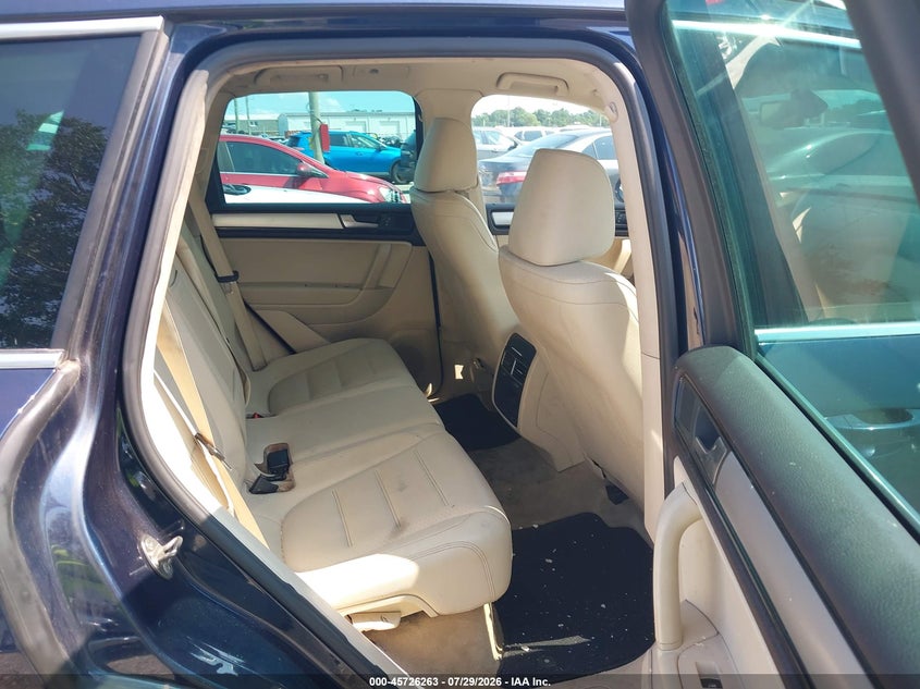 2012 Volkswagen Touareg VIN WVGFK9BP9CD000543 IAAI salvage auction — NORMAL WEAR, Clear (Illinois), sold $900 on 2026-08-04 (photo 8)