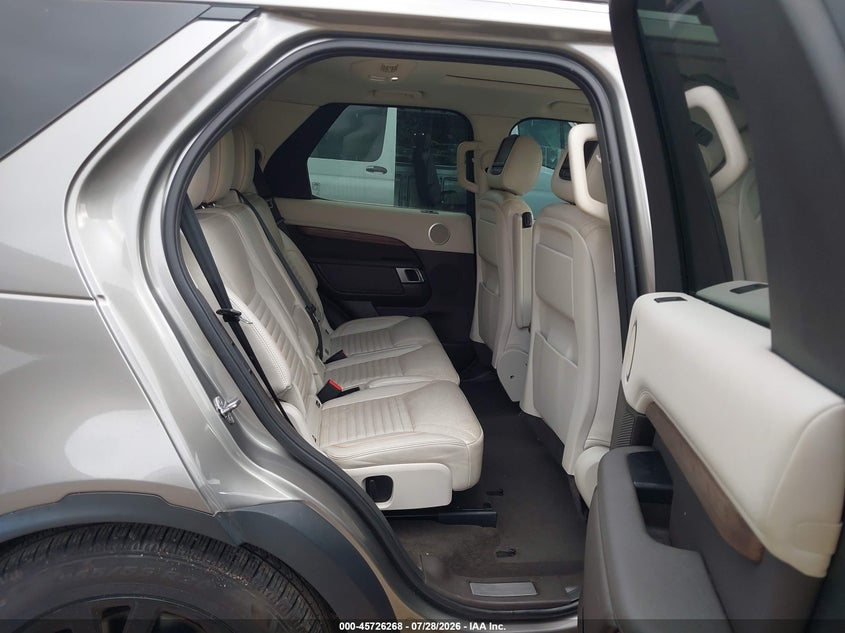2018 Land rover Discovery VIN SALRR2RV9JA053663 IAAI salvage auction — FRONT END, Wait Title, sold $9,400 on 2026-08-25 (photo 8)