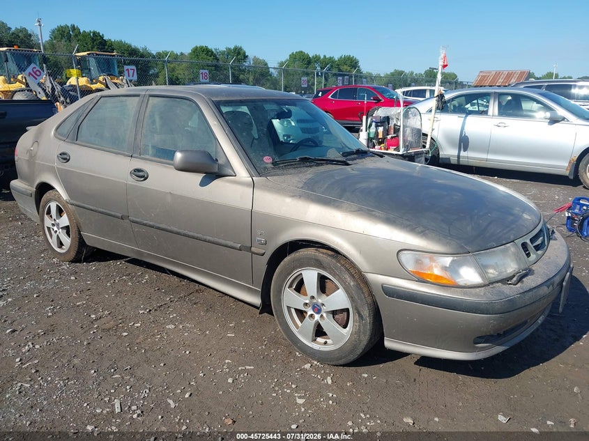 2002 Saab 9-3 VIN YS3DF58K422004281 IAAI salvage auction — NORMAL WEAR, Clear (New York), sold $25 on 2026-08-06 (photo 1)