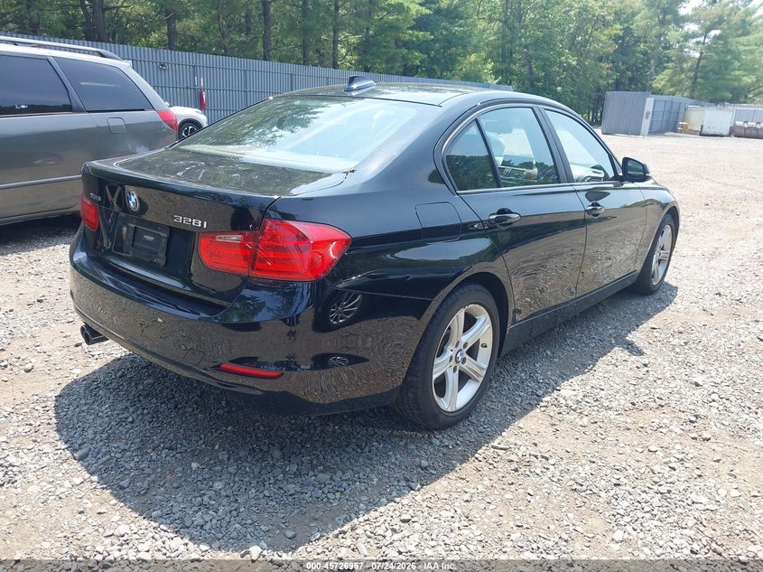 2015 BMW 3 series VIN WBA3B5C52FF960029 IAAI salvage auction — NORMAL WEAR, Clear (New Jersey), sold $1,500 on 2026-08-12 (photo 4)