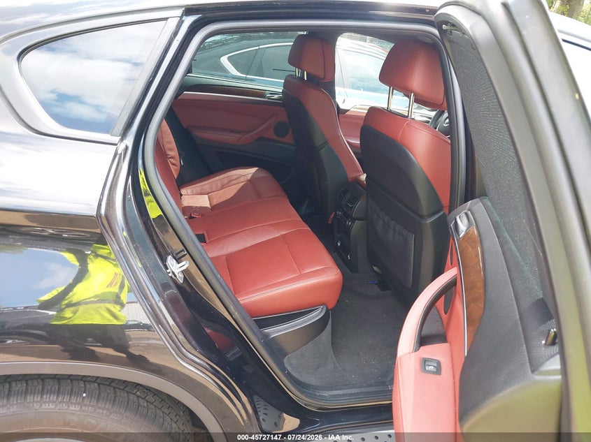 2014 BMW X6 VIN 5UXFG2C55E0H10562 IAAI salvage auction — NORMAL WEAR, Salvage Title, sold $25 on 2026-07-30 (photo 8)