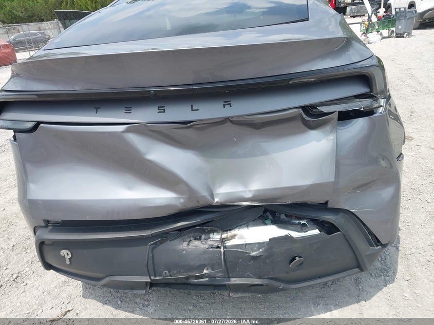 2026 Tesla Model y VIN 7SAYGDEDXTF539283 IAAI salvage auction — REAR END, Wait Title, sold $12,300 on 2026-08-30 (photo 6)