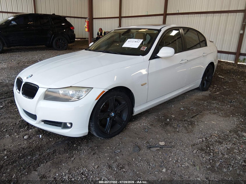 2011 BMW 3 series VIN WBAPH7C55BE851737 IAAI salvage auction — SIDE, Clear (Georgia), sold $250 on 2026-07-31 (photo 2)