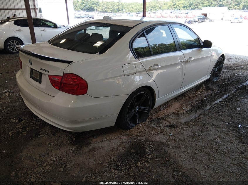 2011 BMW 3 series VIN WBAPH7C55BE851737 IAAI salvage auction — SIDE, Clear (Georgia), sold $250 on 2026-07-31 (photo 4)