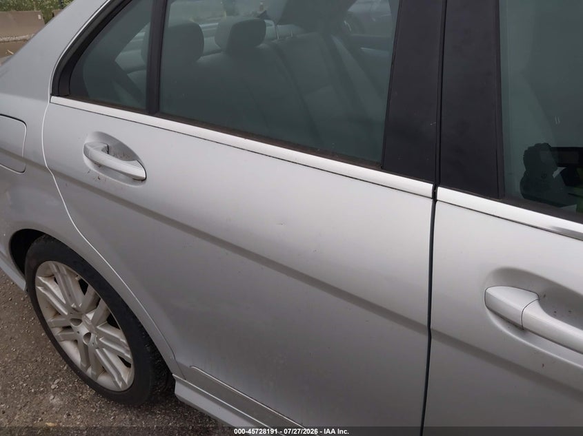 2008 Mercedes-benz C class VIN WDDGF81X38F091559 IAAI salvage auction — RIGHT SIDE, Clear (Wisconsin), sold $525 on 2026-08-04 (photo 6)