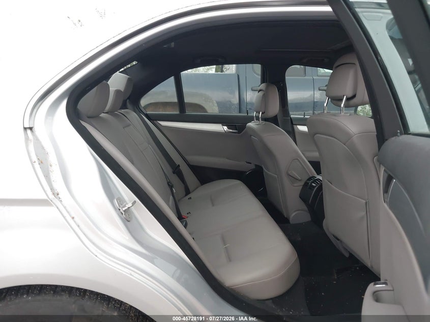 2008 Mercedes-benz C class VIN WDDGF81X38F091559 IAAI salvage auction — RIGHT SIDE, Clear (Wisconsin), sold $525 on 2026-08-04 (photo 8)