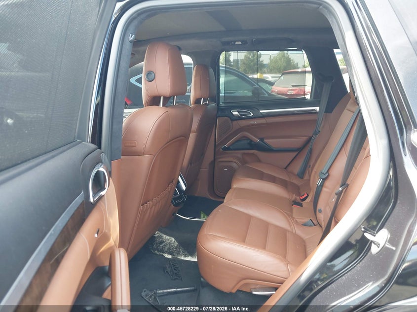 2016 Porsche Cayenne VIN WP1AC2A21GLA88877 IAAI salvage auction — SIDE, Wait Title, sold $11,150 on 2026-09-11 (photo 8)