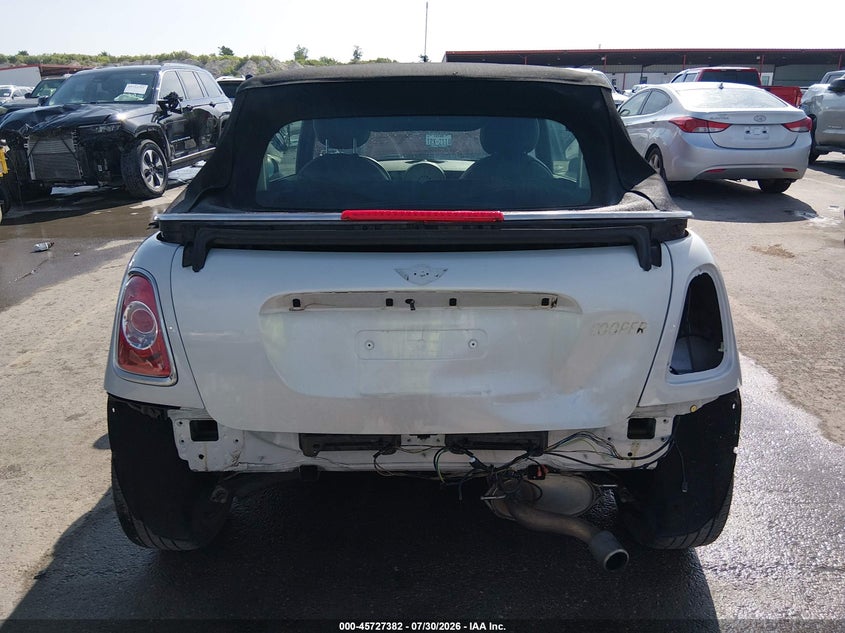 2014 Mini Convertible VIN WMWZN3C51ET861322 IAAI salvage auction — REAR END, Wait Title, sold $25 on 2026-10-07 (photo 6)