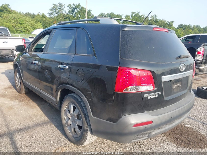 2012 Kia Sorento VIN 5XYKT3A60CG263883 IAAI salvage auction — SIDE, Wait Title, sold $650 on 2026-08-30 (photo 3)