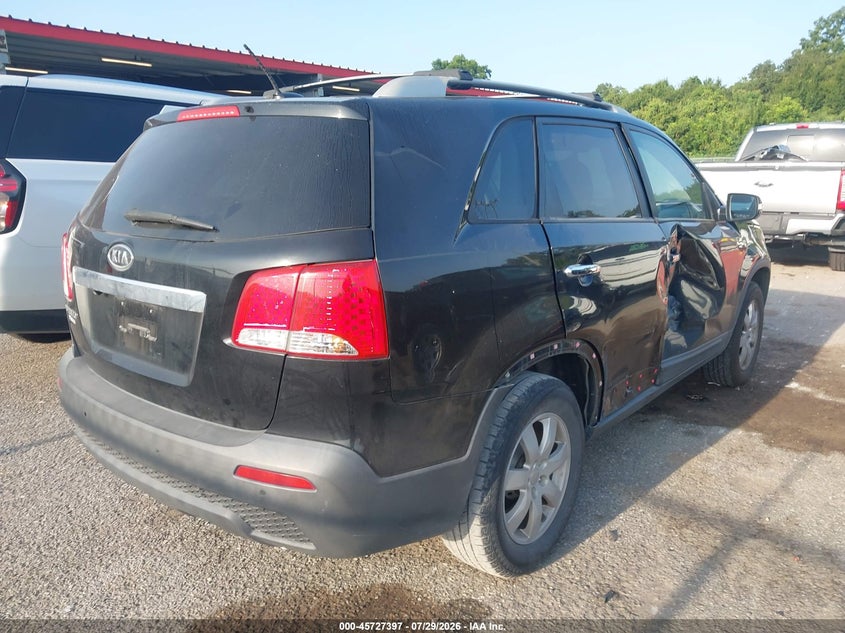 2012 Kia Sorento VIN 5XYKT3A60CG263883 IAAI salvage auction — SIDE, Wait Title, sold $650 on 2026-08-30 (photo 4)