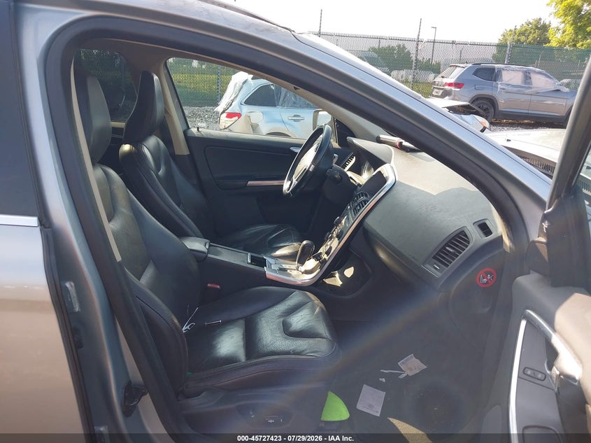 2012 Volvo Xc60 VIN YV4940DZ8C2315445 IAAI salvage auction — FRONT END, Salvage (Pennsylvania), sold $450 on 2026-08-14 (photo 5)
