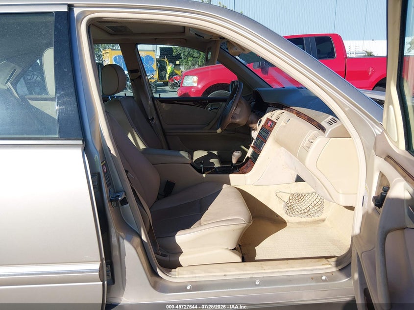 2000 Mercedes-benz E-class VIN WDBJF65J5YB089411 IAAI salvage auction — FRONT END, Salvage (California), sold $250 on 2026-08-03 (photo 5)