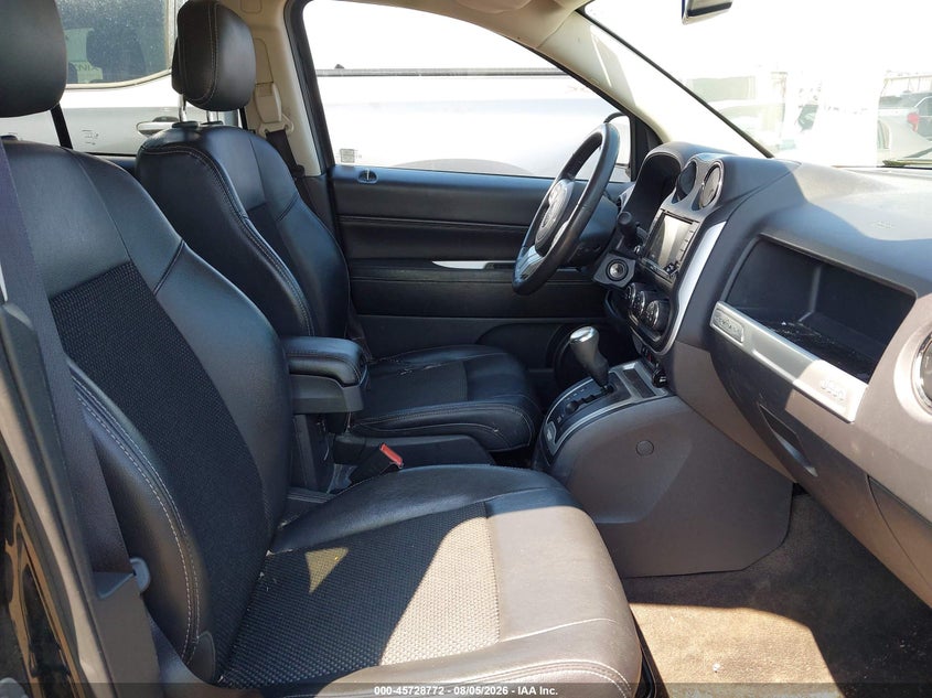 2017 Jeep Compass VIN 1C4NJCEA2HD207192 IAAI salvage auction — NORMAL WEAR, Clear (Michigan), sold $1,600 on 2026-09-17 (photo 5)