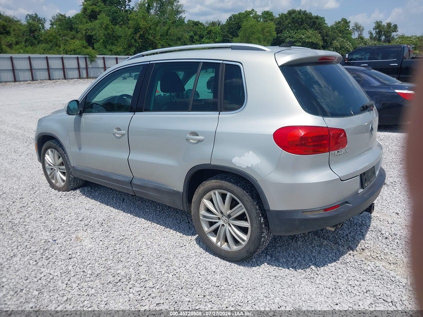 2013 Volkswagen Tiguan VIN WVGAV7AX6DW547203 IAAI salvage auction — NORMAL WEAR, Salvage Title, sold $375 on 2026-08-06 (photo 3)