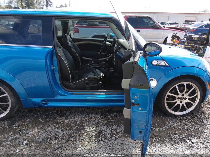 2007 Mini Cooper VIN WMWMF73507TL84870 IAAI salvage auction — SIDE, Bill Of Sale (Washington), sold $875 on 2026-08-10 (photo 5)