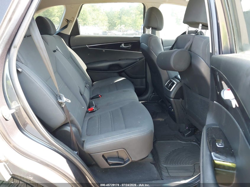 2017 Kia Sorento VIN 5XYPG4A38HG294506 IAAI salvage auction — NORMAL WEAR, Clear (New Jersey), sold $2,425 on 2026-08-01 (photo 8)