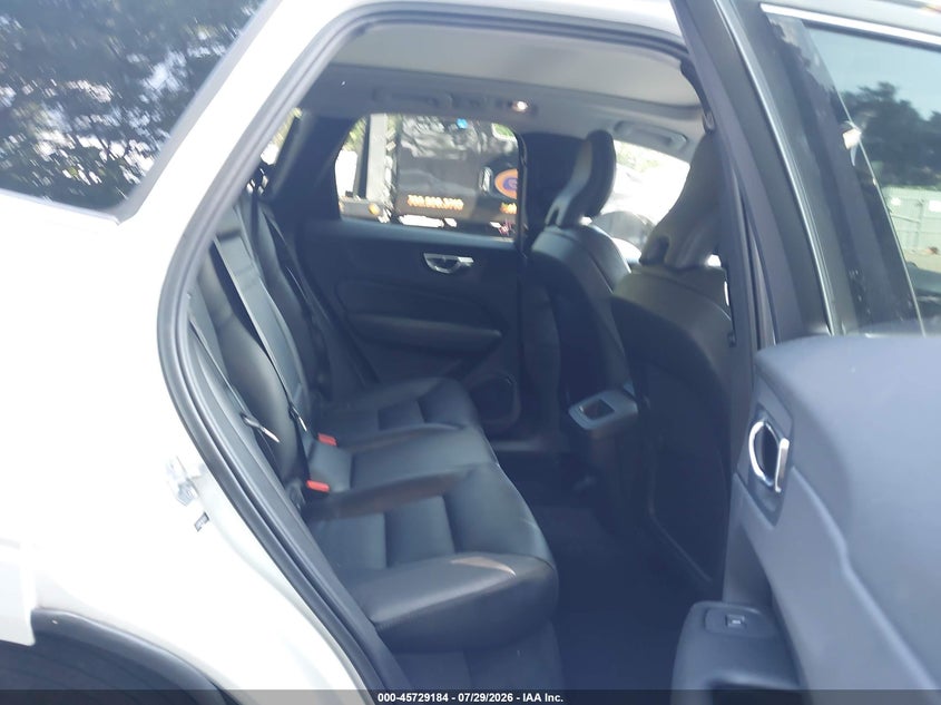 2019 Volvo Xc60 VIN LYV102RK1KB325900 IAAI salvage auction — FRONT END, Salvage Title, sold $9,400 on 2026-08-19 (photo 8)