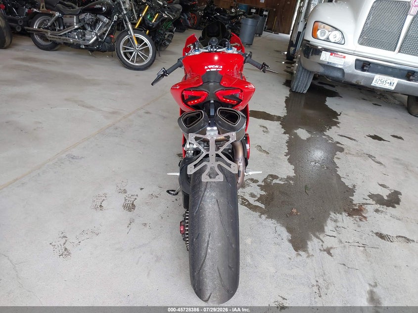 2017 Ducati Panigale VIN ZDM14BYW9HB008633 IAAI salvage auction — SIDE, Mv-907A (New York), sold $4,900 on 2026-08-19 (photo 6)