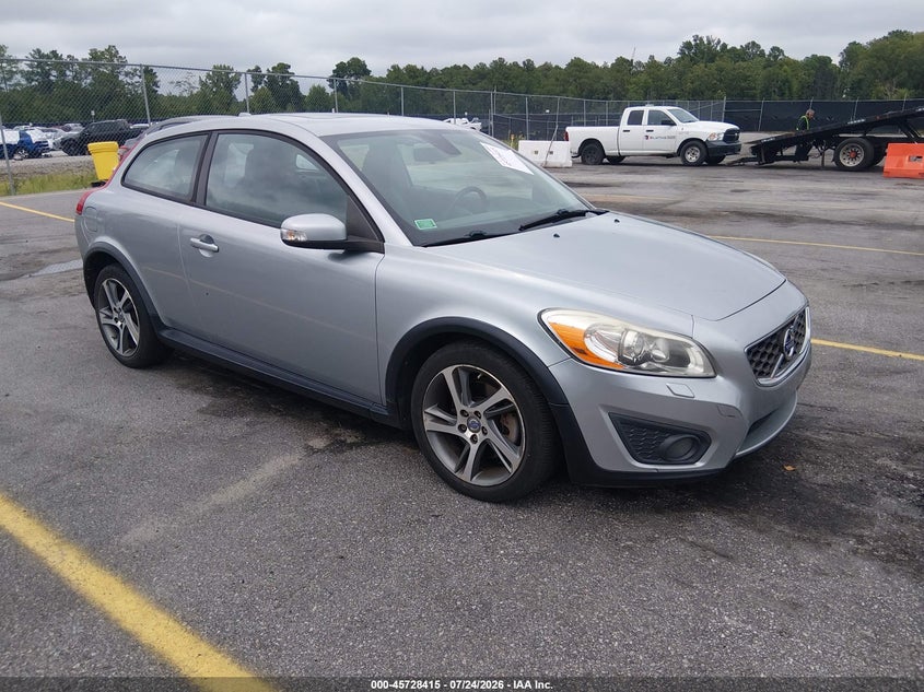 2013 Volvo C30 VIN YV1672MKXD2310481 IAAI salvage auction — NORMAL WEAR, Wait Title, sold $325 on 2026-08-05 (photo 1)