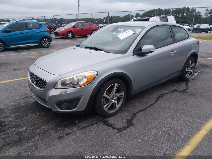 2013 Volvo C30 VIN YV1672MKXD2310481 IAAI salvage auction — NORMAL WEAR, Wait Title, sold $325 on 2026-08-05 (photo 2)