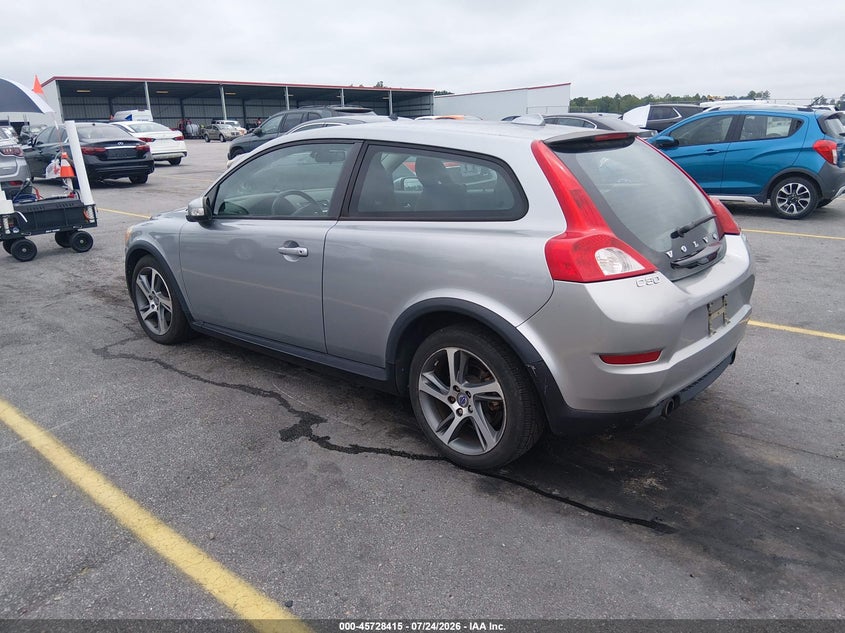 2013 Volvo C30 VIN YV1672MKXD2310481 IAAI salvage auction — NORMAL WEAR, Wait Title, sold $325 on 2026-08-05 (photo 3)