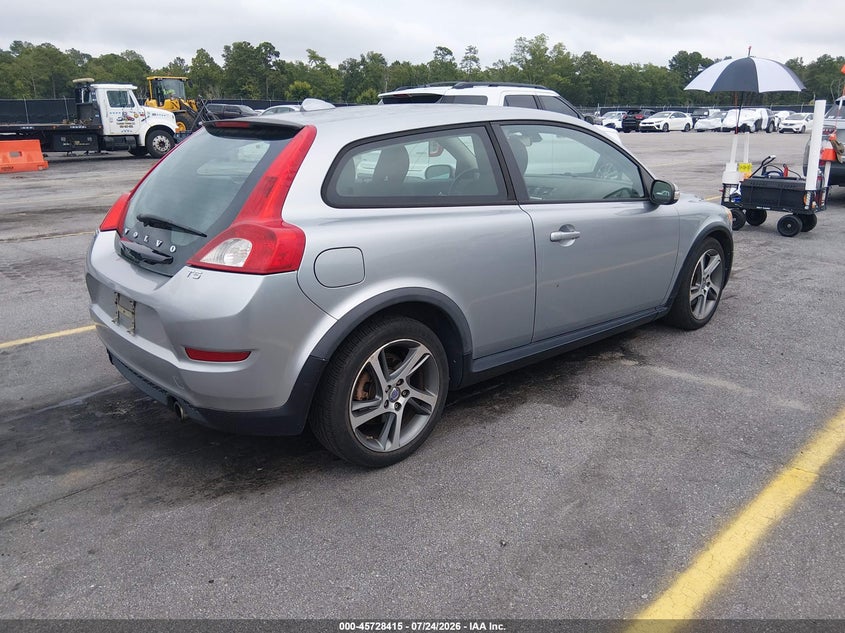 2013 Volvo C30 VIN YV1672MKXD2310481 IAAI salvage auction — NORMAL WEAR, Wait Title, sold $325 on 2026-08-05 (photo 4)