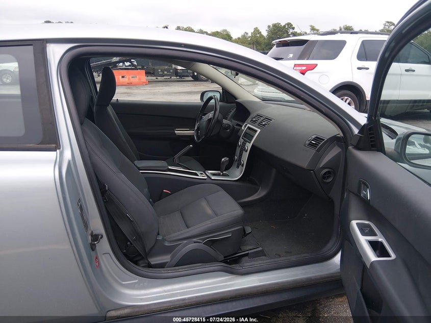 2013 Volvo C30 VIN YV1672MKXD2310481 IAAI salvage auction — NORMAL WEAR, Wait Title, sold $325 on 2026-08-05 (photo 5)