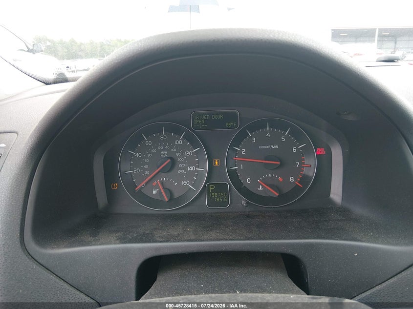 2013 Volvo C30 VIN YV1672MKXD2310481 IAAI salvage auction — NORMAL WEAR, Wait Title, sold $325 on 2026-08-05 (photo 7)