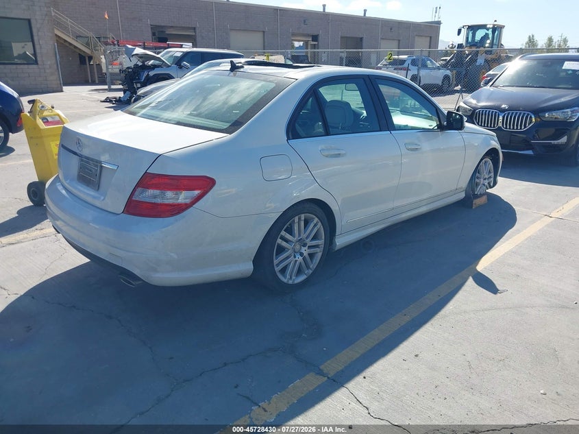 2009 Mercedes-benz C-klasse VIN WDDGF54X59R078323 IAAI salvage auction — ROOF, Salvage (California), sold $725 on 2026-08-20 (photo 4)