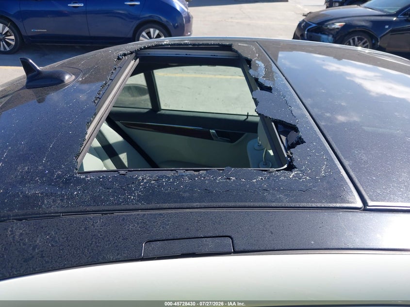 2009 Mercedes-benz C-klasse VIN WDDGF54X59R078323 IAAI salvage auction — ROOF, Salvage (California), sold $725 on 2026-08-20 (photo 6)