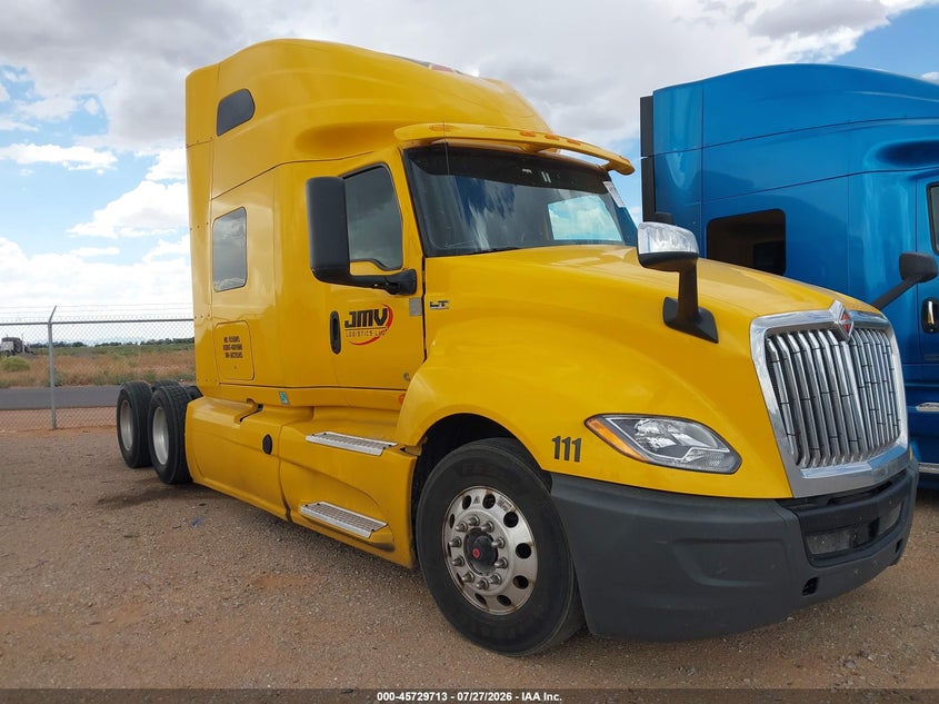 2020 International Lt VIN 3HSDZAPR2LN320585 IAAI salvage auction — REPOSSESSION, Clear (Texas), sold $5,600 on 2026-08-19 (photo 1)