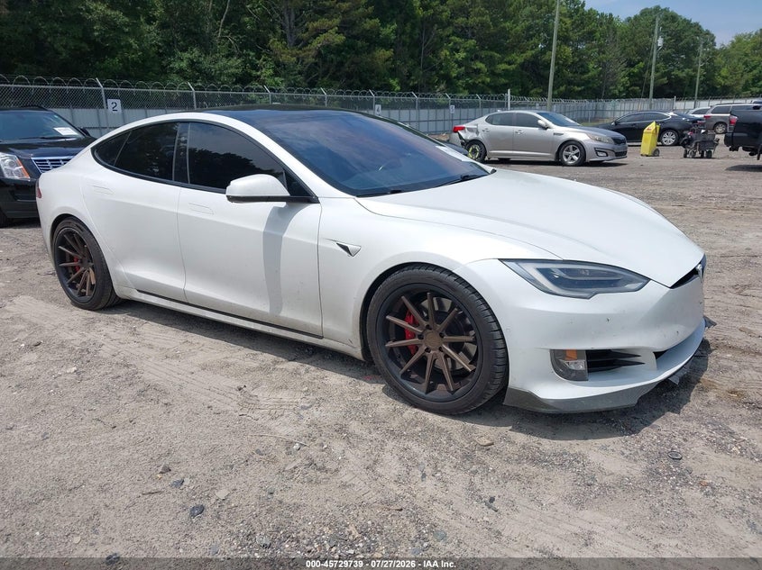 2019 Tesla Model s VIN 5YJSA1E43KF312843 — IAAI salvage auction photo