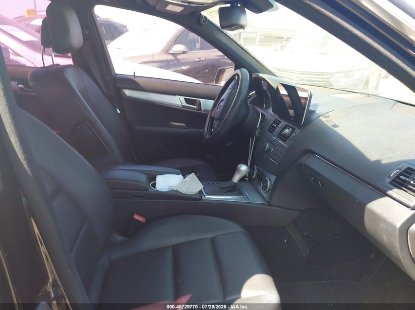 2010 Mercedes-benz C-klasse VIN WDDGF5EB0AR109338 IAAI salvage auction — REAR END, Salvage Certificate (California), sold $650 on 2026-08-19 (photo 5)