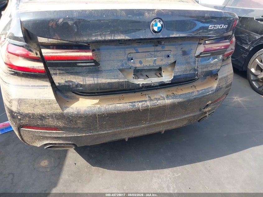 2021 BMW 5er VIN WBA13AG04MCF53391 IAAI salvage auction — WATER/FLOOD, Salvage Title, sold $5,900 on 2026-08-22 (photo 6)