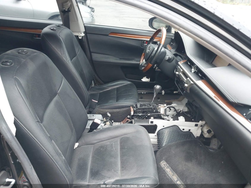 2013 Lexus ES VIN JTHBW1GGXD2023911 IAAI salvage auction — WATER/FLOOD, Rebuildable (Florida), sold $3,200 on 2026-10-05 (photo 5)