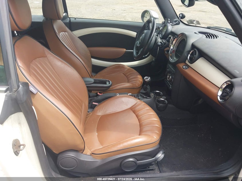 2014 Mini Convertible VIN WMWZP3C59ET298272 IAAI salvage auction — NORMAL WEAR, Salvage Title, sold $300 on 2026-08-12 (photo 5)