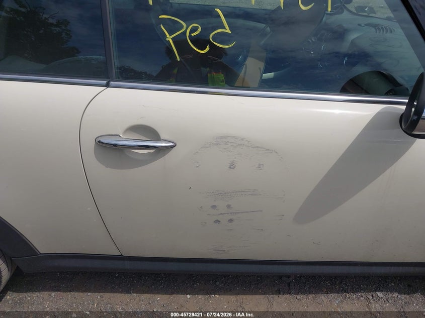 2014 Mini Convertible VIN WMWZP3C59ET298272 IAAI salvage auction — NORMAL WEAR, Salvage Title, sold $300 on 2026-08-12 (photo 6)