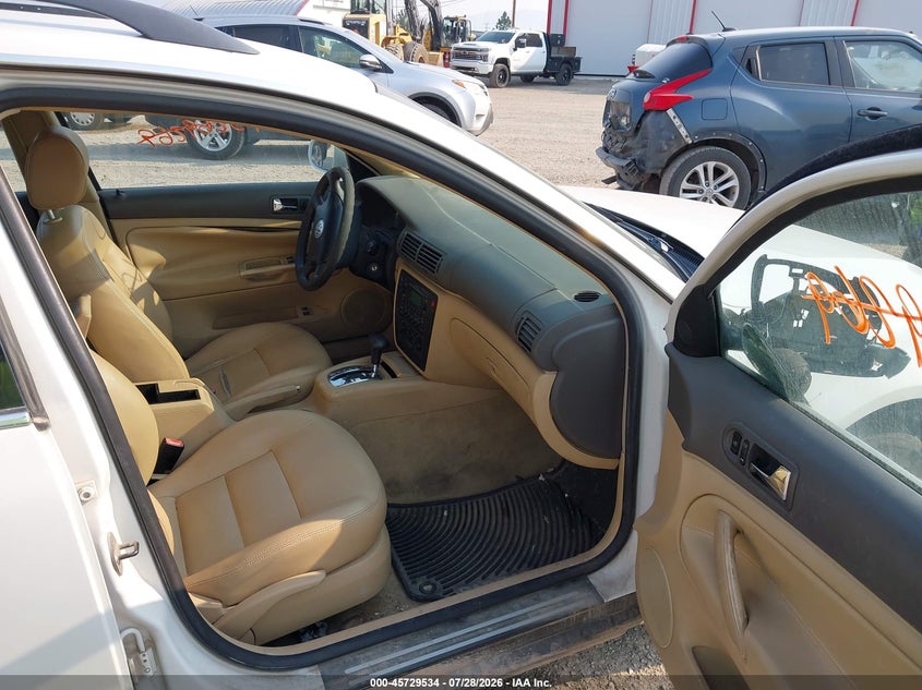 2004 Volkswagen Passat VIN WVWND63B34E211213 IAAI salvage auction — FRONT END, Clear (Montana), sold $625 on 2026-08-12 (photo 5)