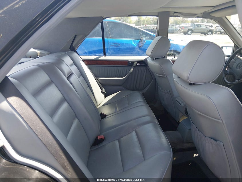 1994 Mercedes-benz E-class VIN WDBEA34E4RC127824 IAAI salvage auction — NORMAL WEAR, Salvage Title - Dealer (California), sold $9,000 on 2026-08-13 (photo 8)