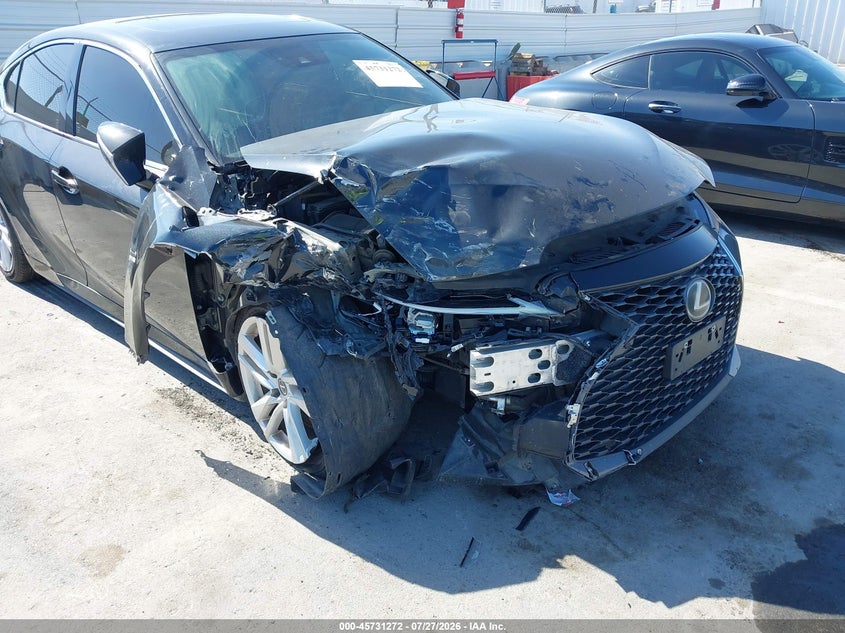 2021 Lexus Is VIN JTHCA1D22M5114858 IAAI salvage auction — RIGHT FRONT, Wait Title, sold $6,000 on 2026-09-04 (photo 6)