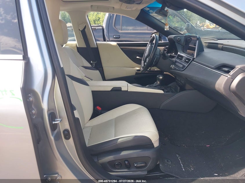 2022 Lexus ES VIN 58AD11D12NU010167 IAAI salvage auction — FRONT END, Salvage Title, sold $16,600 on 2026-08-29 (photo 5)