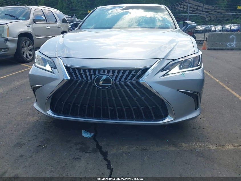 2022 Lexus ES VIN 58AD11D12NU010167 IAAI salvage auction — FRONT END, Salvage Title, sold $16,600 on 2026-08-29 (photo 6)